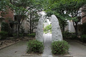 切り裂いた岩（仮）