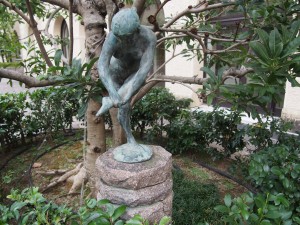踊る