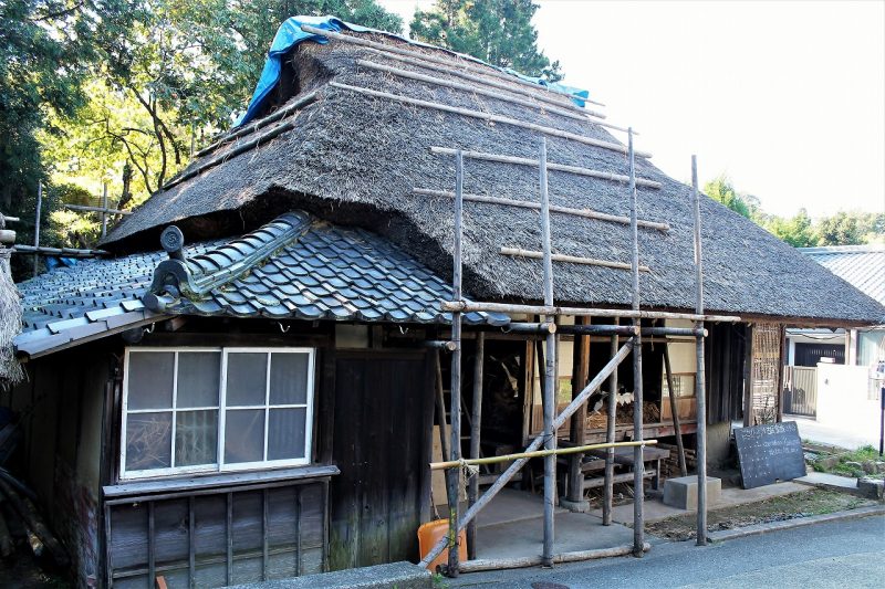 船坂　古民家　小麦を作ってかやぶき屋根を修復