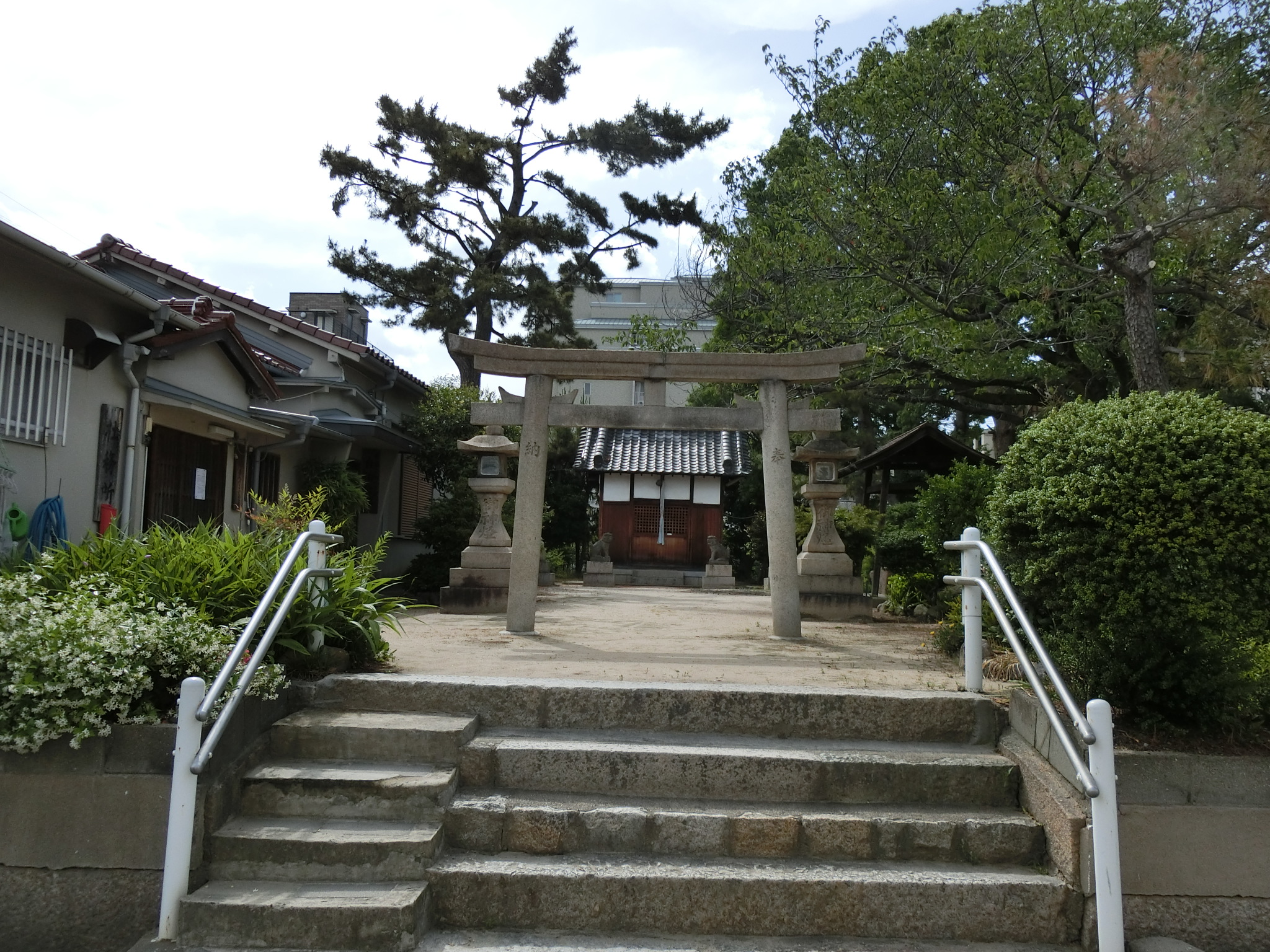 東鳴尾皇太神社